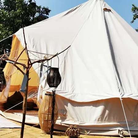 Luna Glamping אוהל מפואר טוזלה